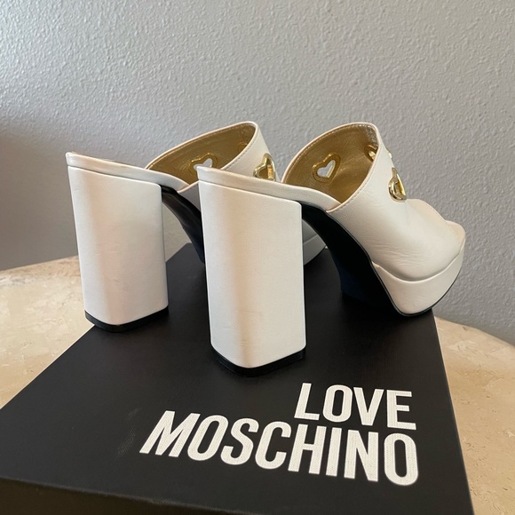 Love MoschinoBlock Heel Mule SandalLeatherSize 39US Size 8